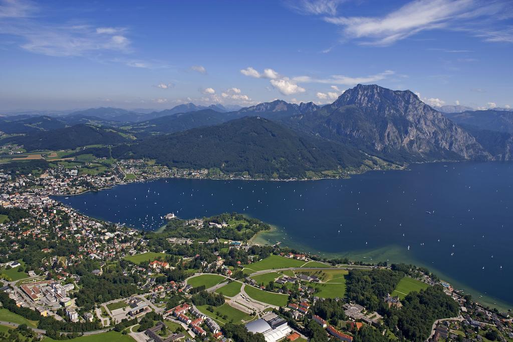 Landhotel Gruenberg Am See Gmunden Exterior photo